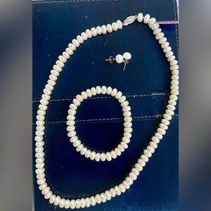 Elegant Freshwater Pearl Jewelry Set